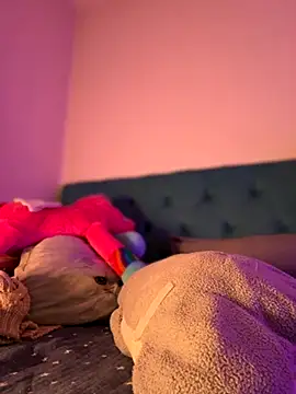 Snapshot of ScarletBloom_ chatting on 14, 11, 2025 ScarletBloom online show from 14, 11, 2025