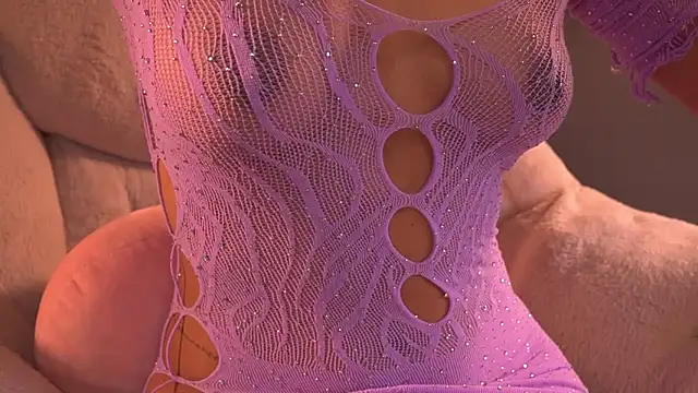 Snapshot of violeth____ chatting on 6, 10, 2025 violeth online show from 6, 10, 2025