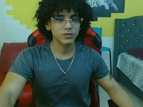 Xfire boy69 online show from 16, 10, 2025