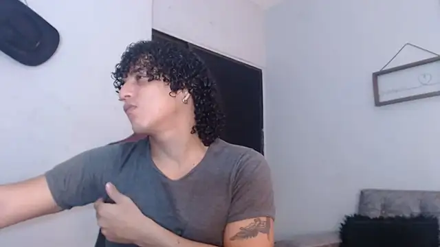 Xfire boy69 online show from 24, 10, 2025