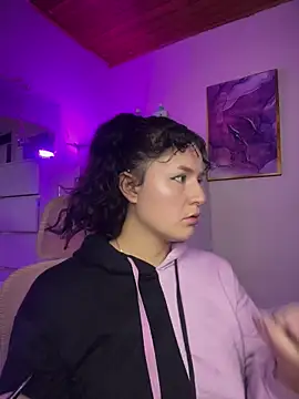 Dannaa Lovs online show from 24, 7, 2026