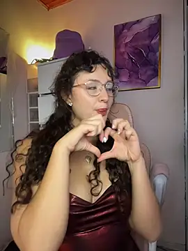 Dannaa Lovs online show from 28, 7, 2026
