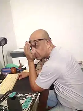 Snapshot of jorge406 chatting on 19, 10, 2025 jorge406 online show from 19, 10, 2025