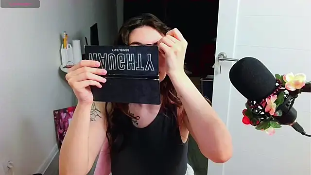 peachyness online show from 23, 6, 2026