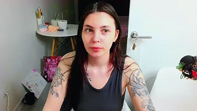 peachyness online show from 27, 7, 2026
