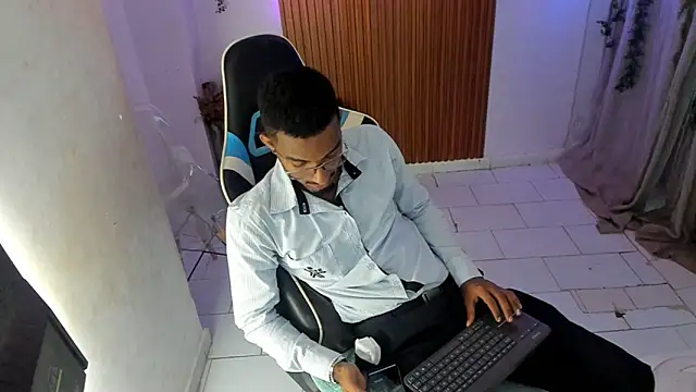 Darwin mayo online show from 7, 11, 2025