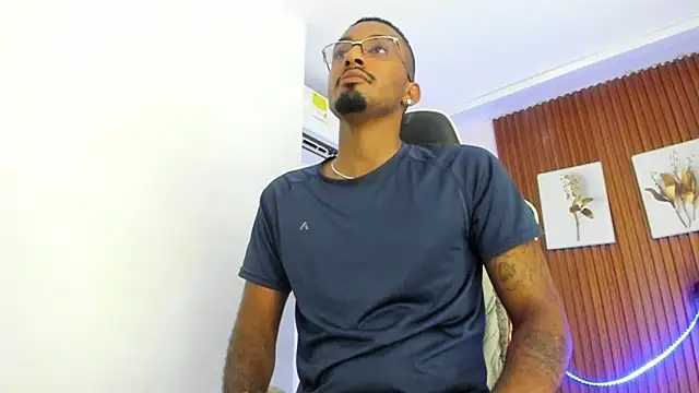 Darwin mayo online show from 23, 4, 2026