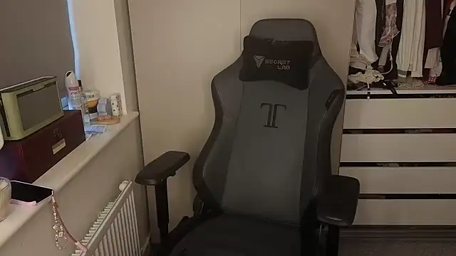 Snapshot of Lilly-Luscious chatting on 9, 2, 2026 Lilly-Luscious online show from 9, 2, 2026