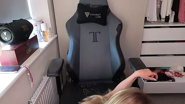 Snapshot of Lilly-Luscious chatting on 19, 3, 2026 Lilly-Luscious online show from 19, 3, 2026