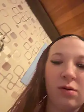 SweetTeenGirl online show from 29, 4, 2026