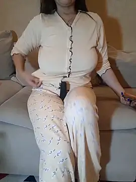 Snapshot of Rubi_9ahbouna chatting on 15, 10, 2025 Rubi 9ahbouna online show from 15, 10, 2025