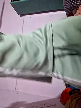 Snapshot of Cuteboy_here chatting on 17, 10, 2025 Cuteboy here online show from 17, 10, 2025