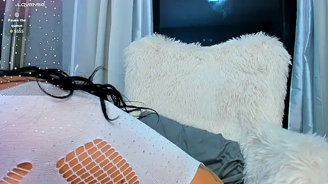 ParissHiltonX online show from 3, 10, 2025