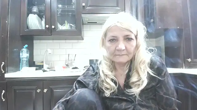 Snapshot of ButterflyBlondie chatting on 16, 6, 2026 ButterflyBlondie online show from 16, 6, 2026