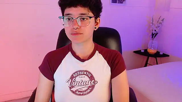 Snapshot of jeroharper chatting on 7, 11, 2025 jeroharper online show from 7, 11, 2025