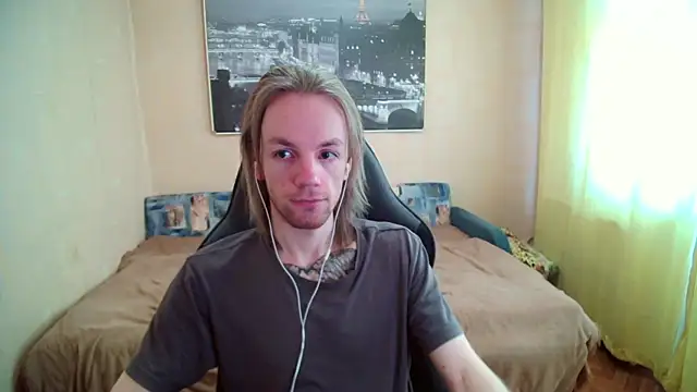 Snapshot of AdamDickens chatting on 12, 9, 2025 AdamDickens online show from 12, 9, 2025