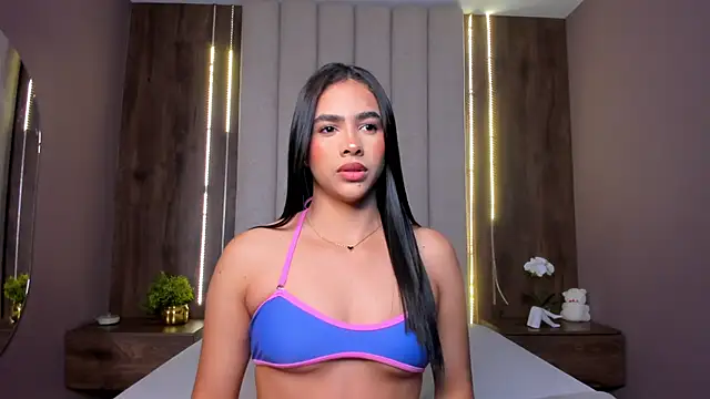 LucySalvatore  online show from 20, 9, 2025