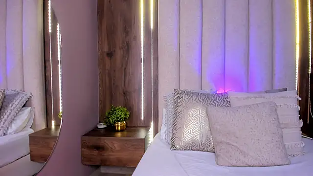 LucySalvatore  online show from 1, 10, 2025