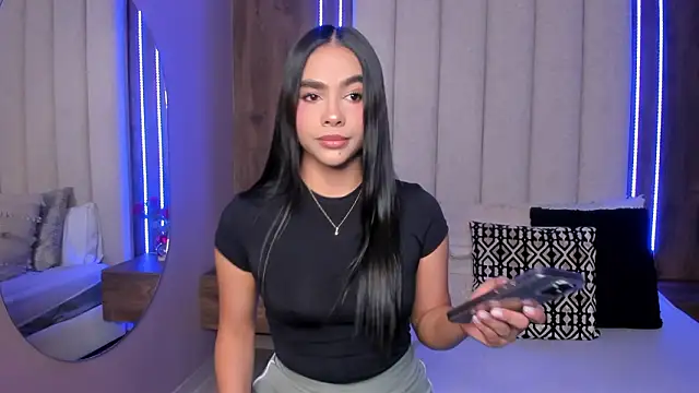 LucySalvatore  online show from 21, 2, 2026