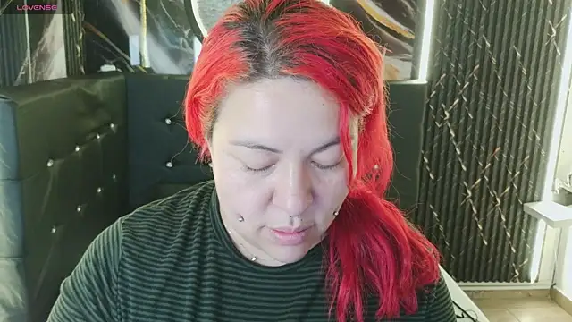 Witch Scarlet online show from 18, 4, 2026