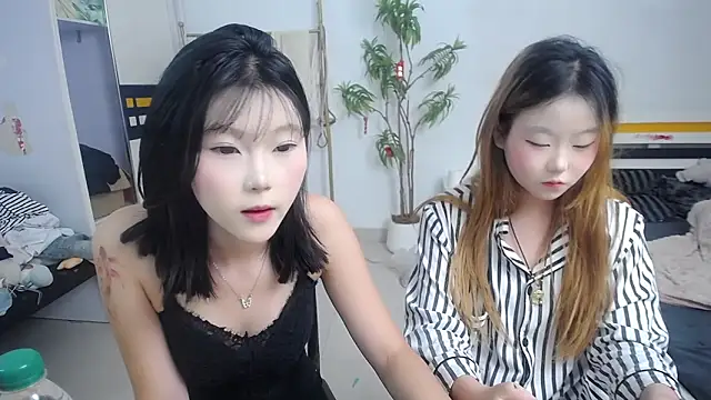 Snapshot of Babygirls523 chatting on 27, 9, 2025 Babygirls523 online show from 27, 9, 2025