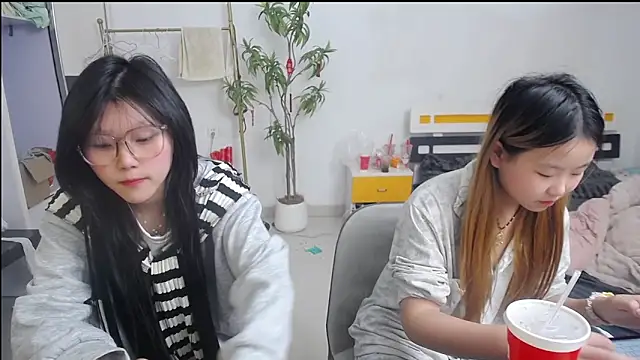 Snapshot of Babygirls523 chatting on 27, 10, 2025 Babygirls523 online show from 27, 10, 2025