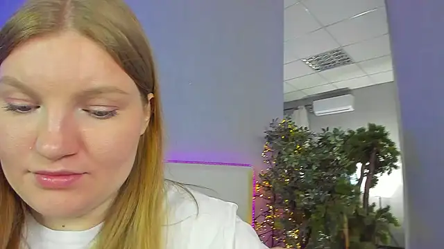 Snapshot of AshleyJoness chatting on 12, 5, 2026 AshleyJoness online show from 12, 5, 2026