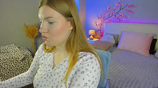 Snapshot of AshleyJoness chatting on 12, 6, 2026 AshleyJoness online show from 12, 6, 2026