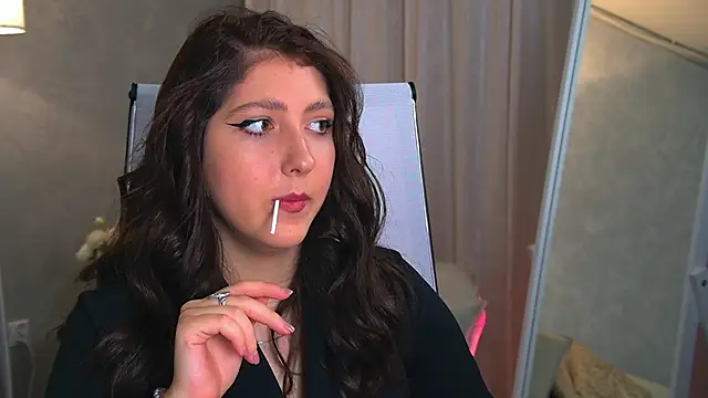 Mary Miiller online show from 7, 10, 2025