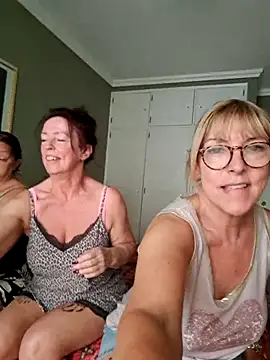 ClassyNAWTYBritMILF online show from 4, 7, 2026