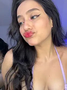 Snapshot of lunatorch chatting on 1, 11, 2025 lunatorch online show from 1, 11, 2025