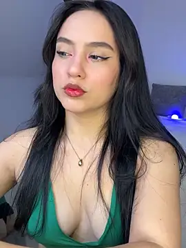 Snapshot of lunatorch chatting on 5, 11, 2025 lunatorch online show from 5, 11, 2025