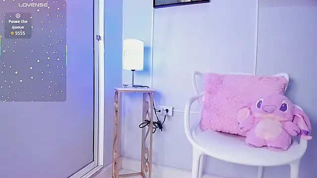 dulce fiore07 online show from 4, 2, 2026