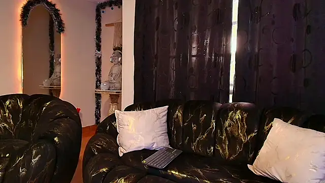 Snapshot of Sophie_Janner chatting on 13, 11, 2025 Sophie Janner online show from 13, 11, 2025