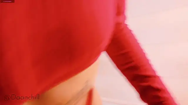 ScarlettRusso1 online show from 9, 7, 2026