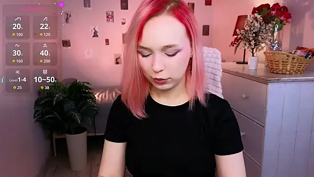 NaomiYoru online show from 28, 4, 2026