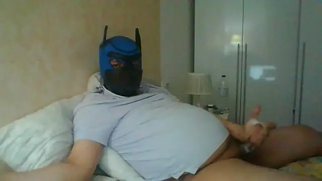 soumicuckold1 online show from 28, 4, 2026