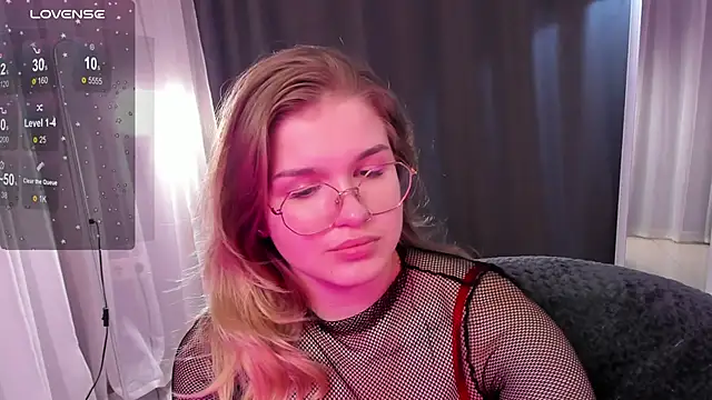 SophieMurrr online show from 17, 9, 2025