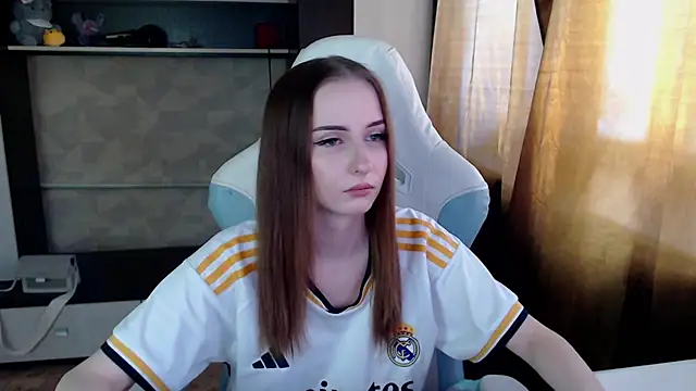 Snapshot of Cutti_Crystal chatting on 3, 2, 2026 Cutti Crystal online show from 3, 2, 2026