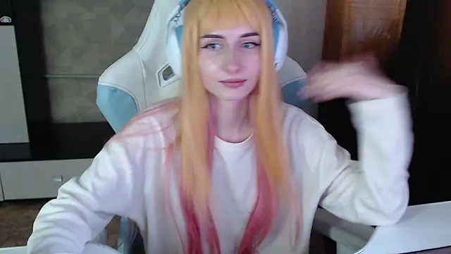 Snapshot of Cutti_Crystal chatting on 17, 2, 2026 Cutti Crystal online show from 17, 2, 2026