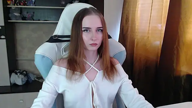 Snapshot of Cutti_Crystal chatting on 6, 3, 2026 Cutti Crystal online show from 6, 3, 2026