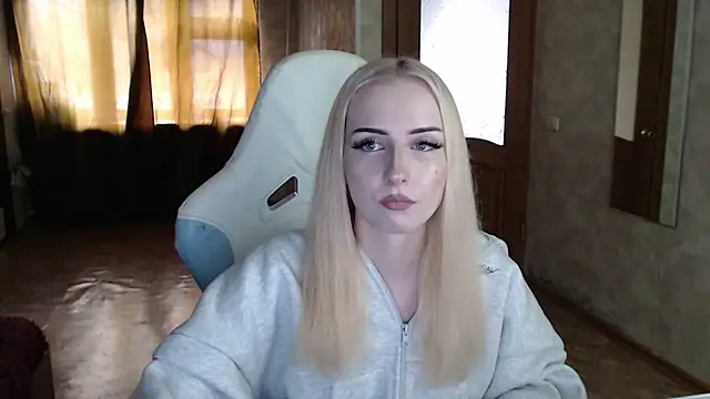 Snapshot of Cutti_Crystal chatting on 14, 4, 2026 Cutti Crystal online show from 14, 4, 2026