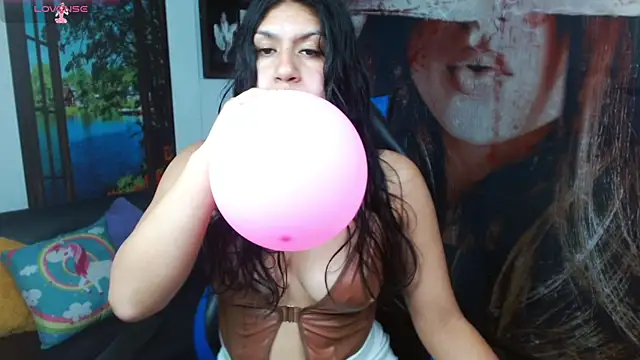 gigi gilt  online show from 24, 6, 2026