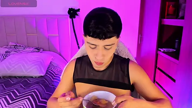 Matheewx m online show from 26, 4, 2026