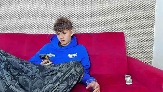 willy sexxx18 online show from 4, 2, 2026