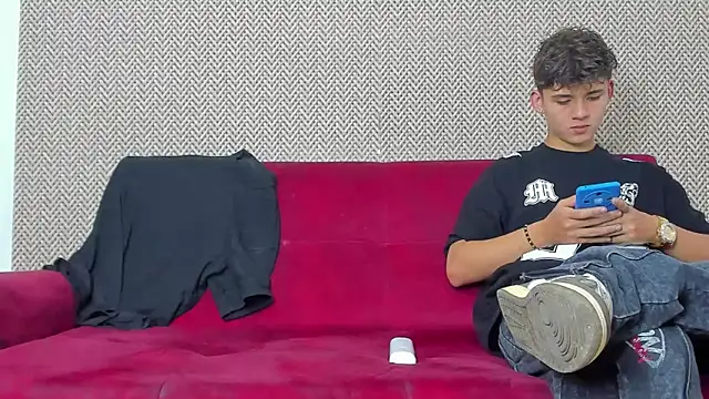 willy sexxx18 online show from 25, 2, 2026