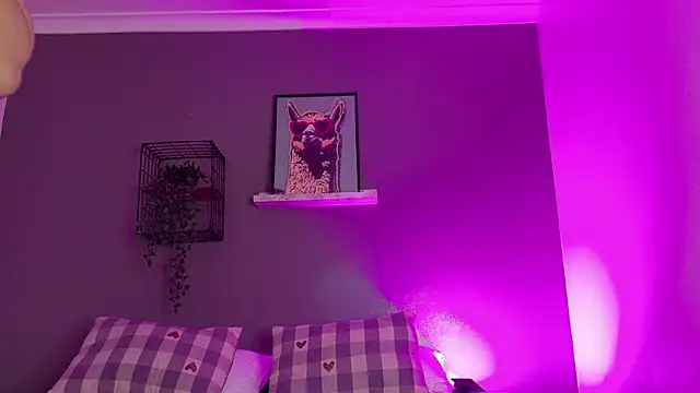 Snapshot of Taylorsmitth_ chatting on 25, 11, 2025 Taylorsmitth online show from 25, 11, 2025