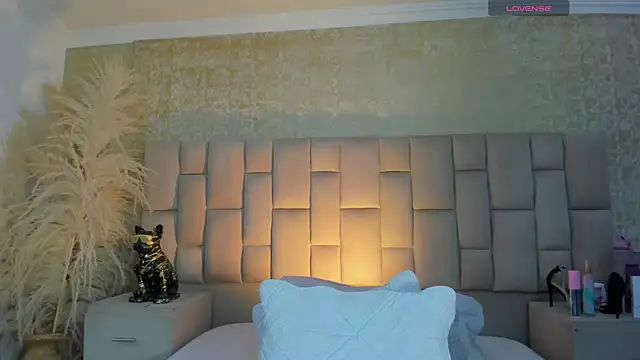 cloesummerr  online show from 19, 1, 2026