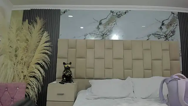 cloesummerr  online show from 17, 2, 2026