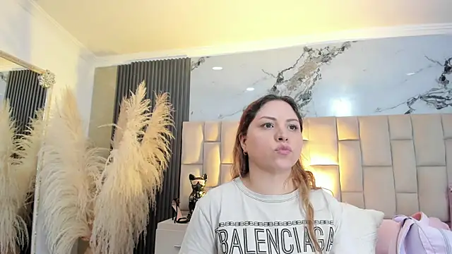 cloesummerr  online show from 23, 4, 2026